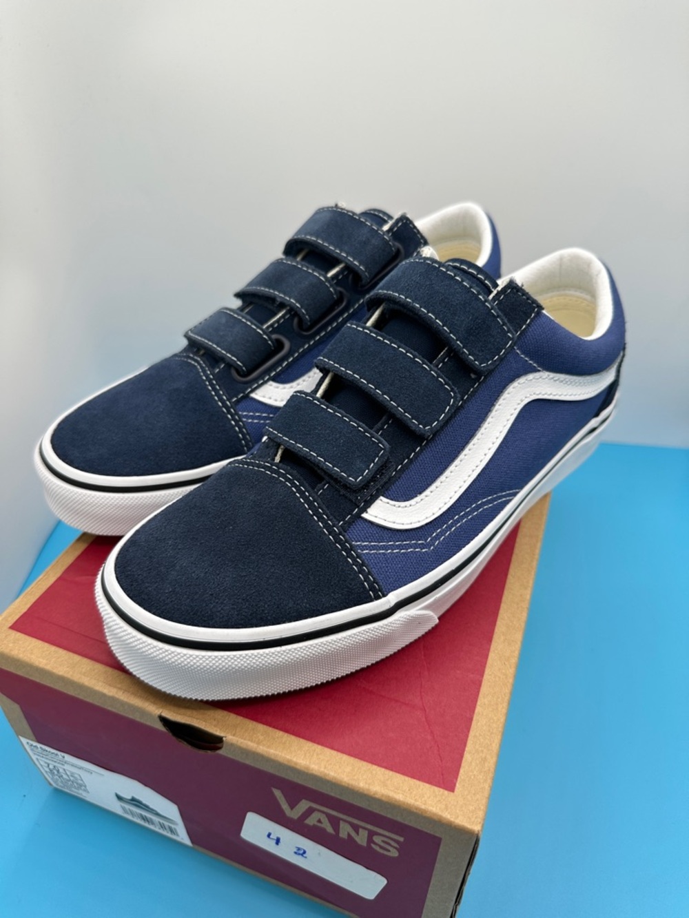 NEW! VANS! Old Skool Triple Velcro Mens Size 7 / Womens Size 8.5 brandnew in box
